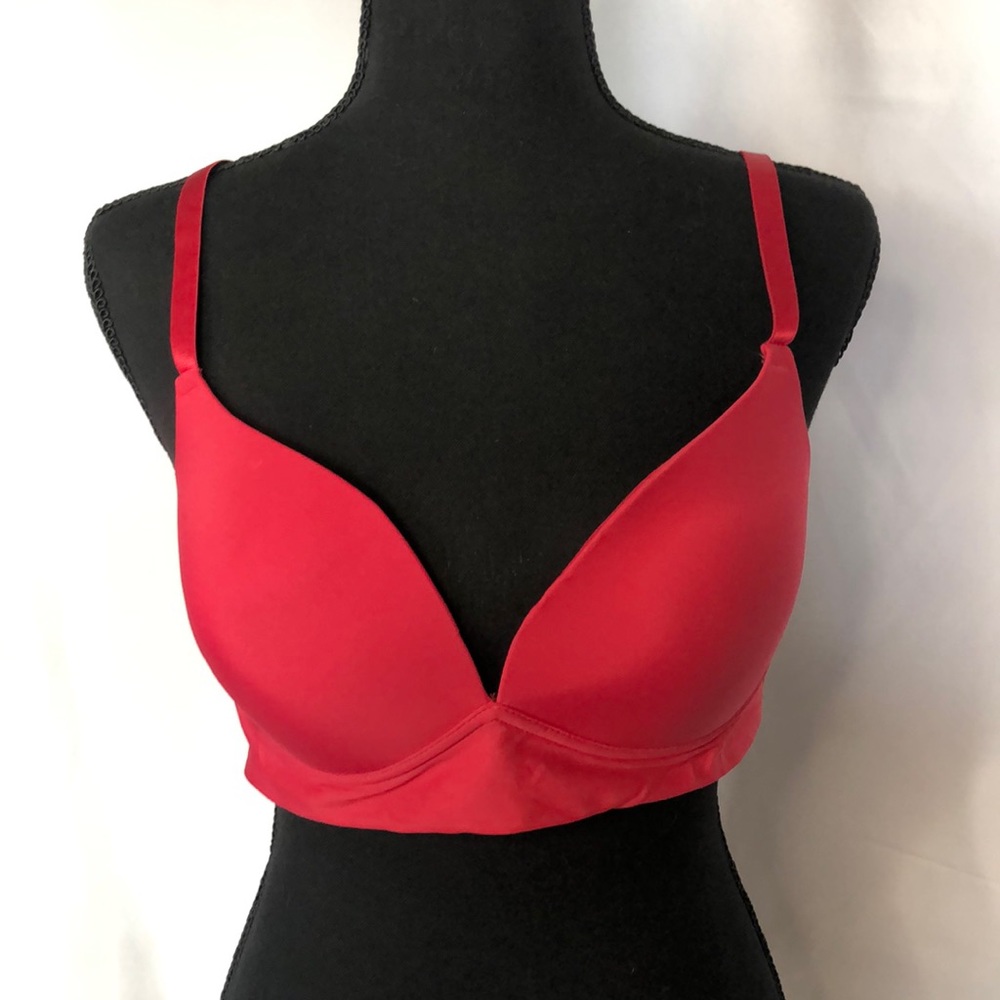 STRM INTIMATES red bra. Size 38 C.